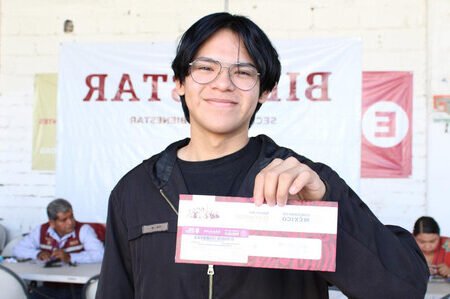 Inscripción De Jóvenes: Escribiendo El Futuro