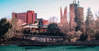 Inscripción En La Universidad De Deusto: Requisitos, Plazos Y Matrícula